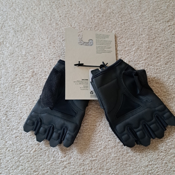 Under Armour Training Gloves Mens Small Black Fitness Workout Breathable New - Picture 3 of 8